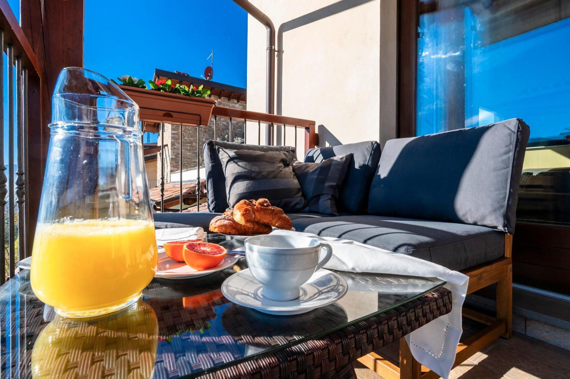 Iseo Lake Villa Con Vista Lago E Piscina Costa Volpino Eksteriør bilde